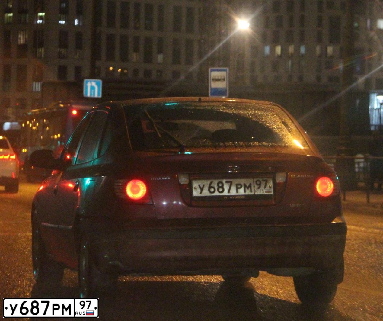 Фото автомобиля HYUNDAI ELANTRA, 2004 — госномер У687РМ97. Цвет: ВИШНЕВЫЙ