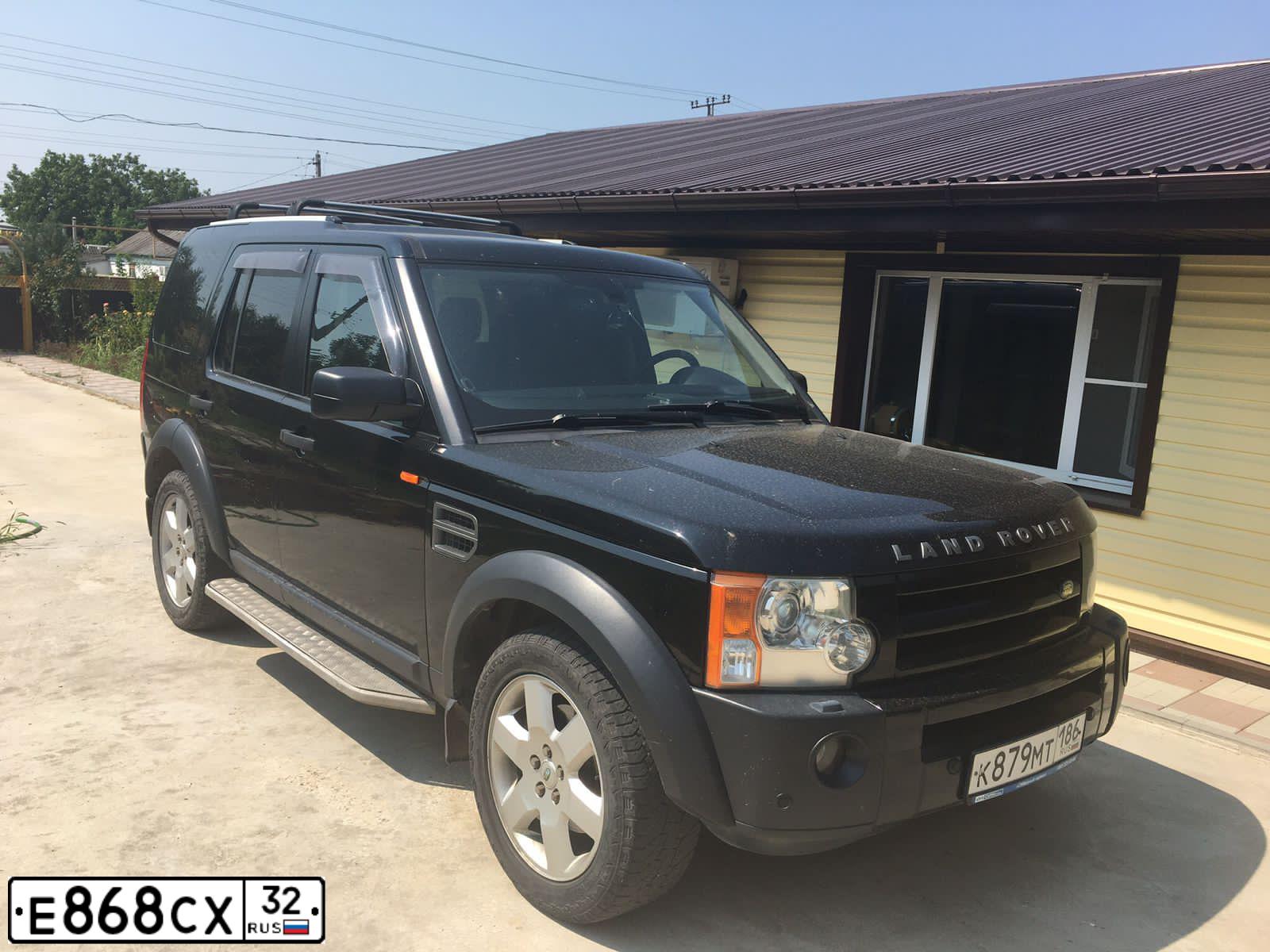 Фото автомобиля LANDROVER DISCOVERY, 2007 — госномер Е868СХ32. Цвет: ЧЕРНЫЙ