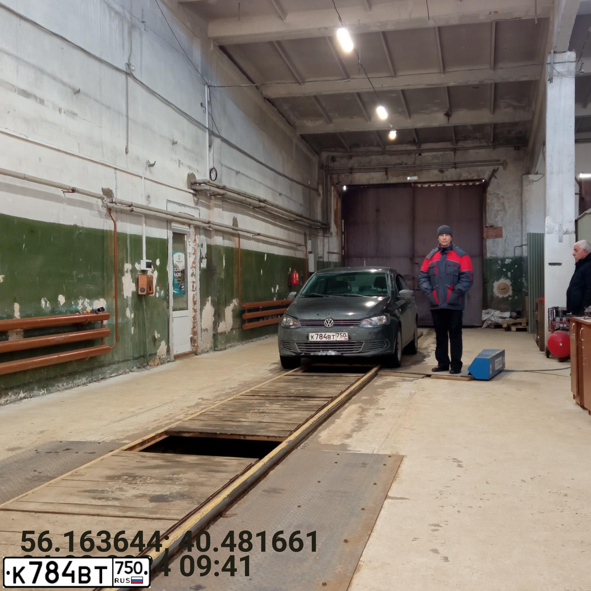 Фото автомобиля VOLKSWAGEN POLO, 2013 — госномер К396УТ33. Цвет: ЧЕРНЫЙ