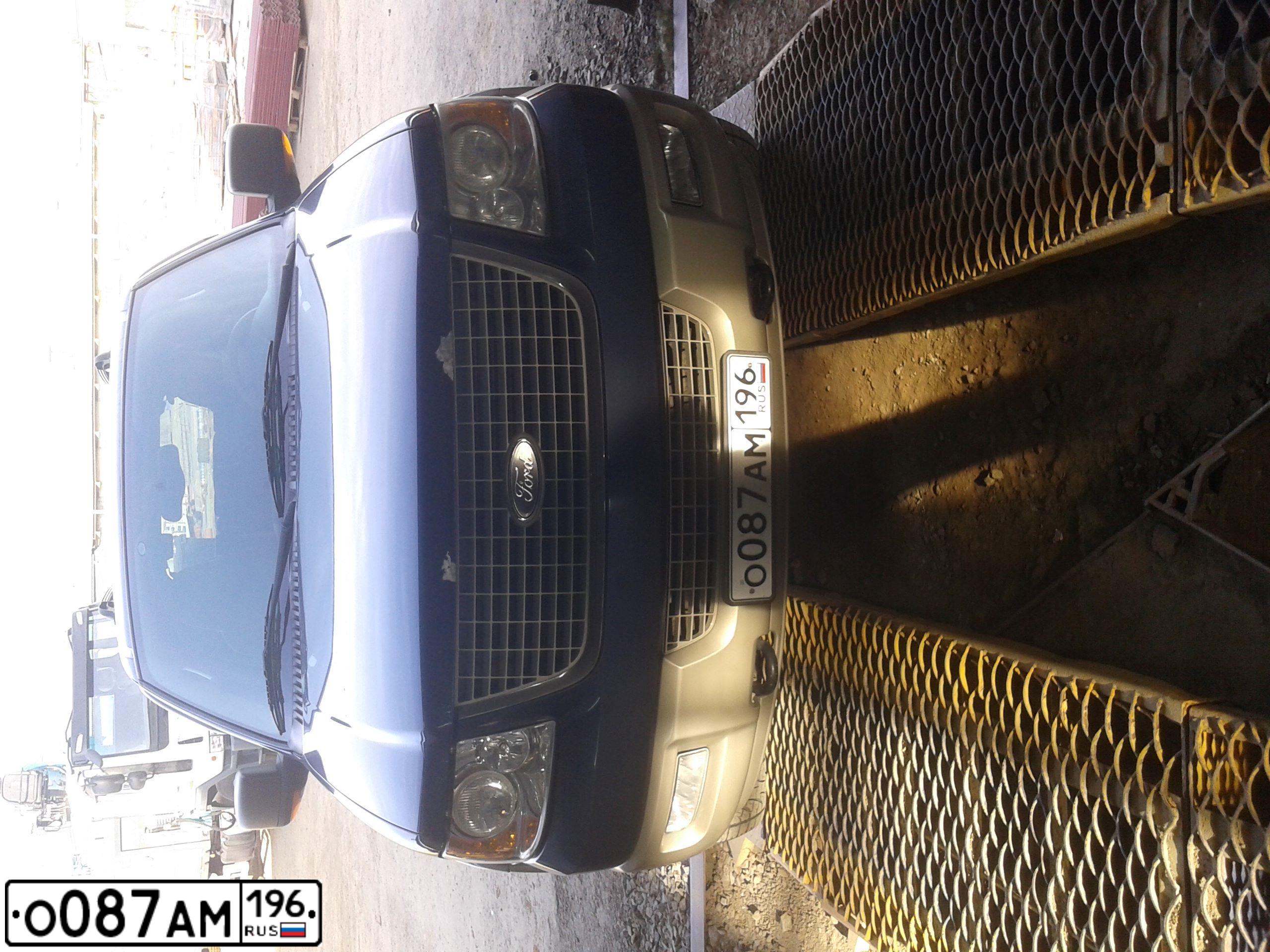 Фото автомобиля FORD EXPEDITION, 2005 — госномер О087АМ196. Цвет: Серо-Синий