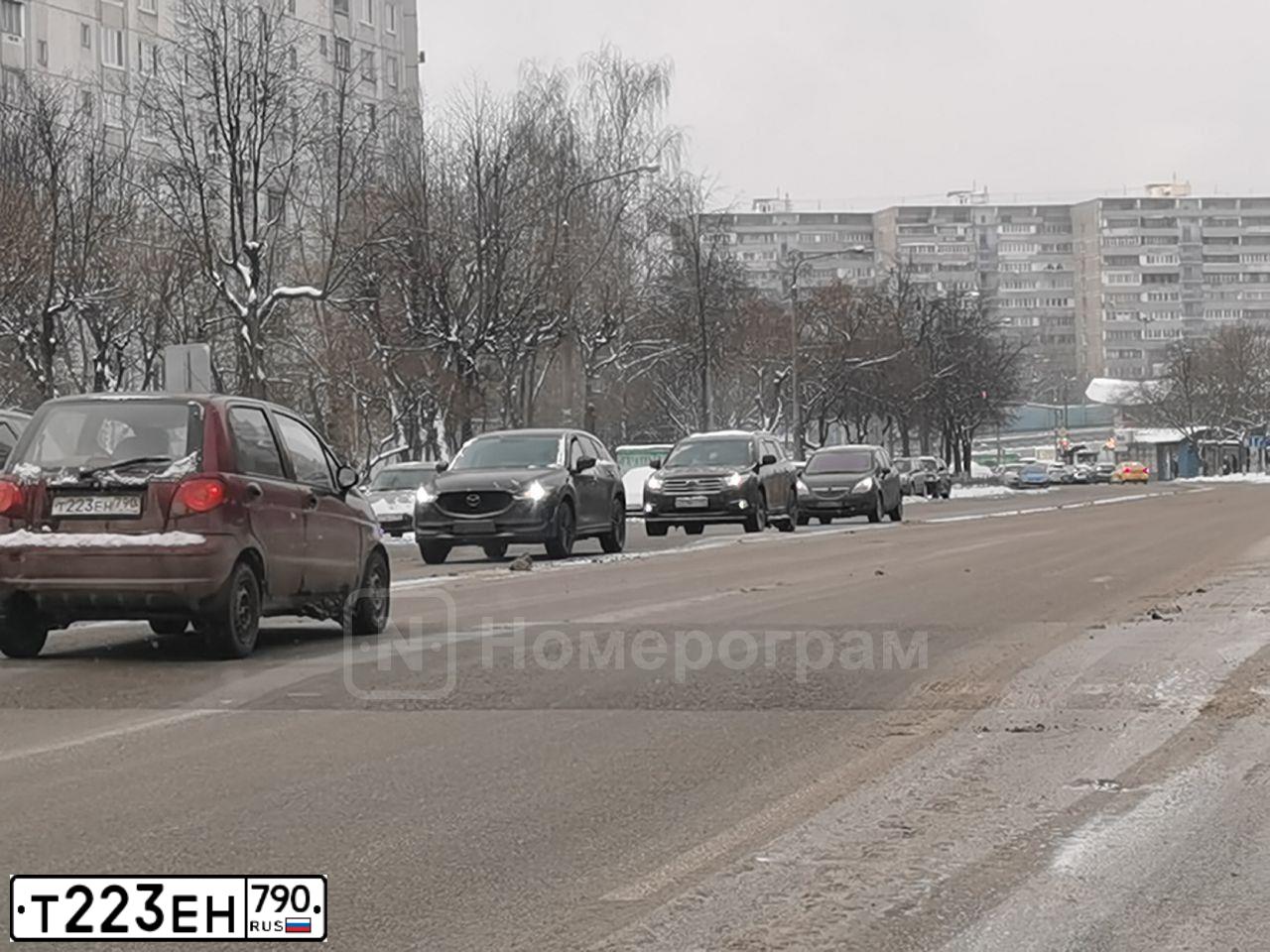 Фото автомобиля DAEWOO MATIZ, 2010 — госномер Р183АТ48. Цвет: СПЕЛАЯ ВИШНЯ