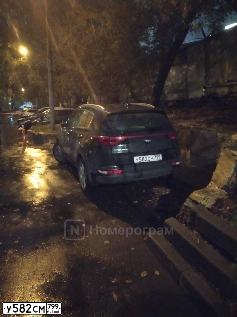 Фото автомобиля KIA SPORTAGE, 2016 — госномер У582СМ799. Цвет: ЧЕРНЫЙ ПЕРЛАМУТР