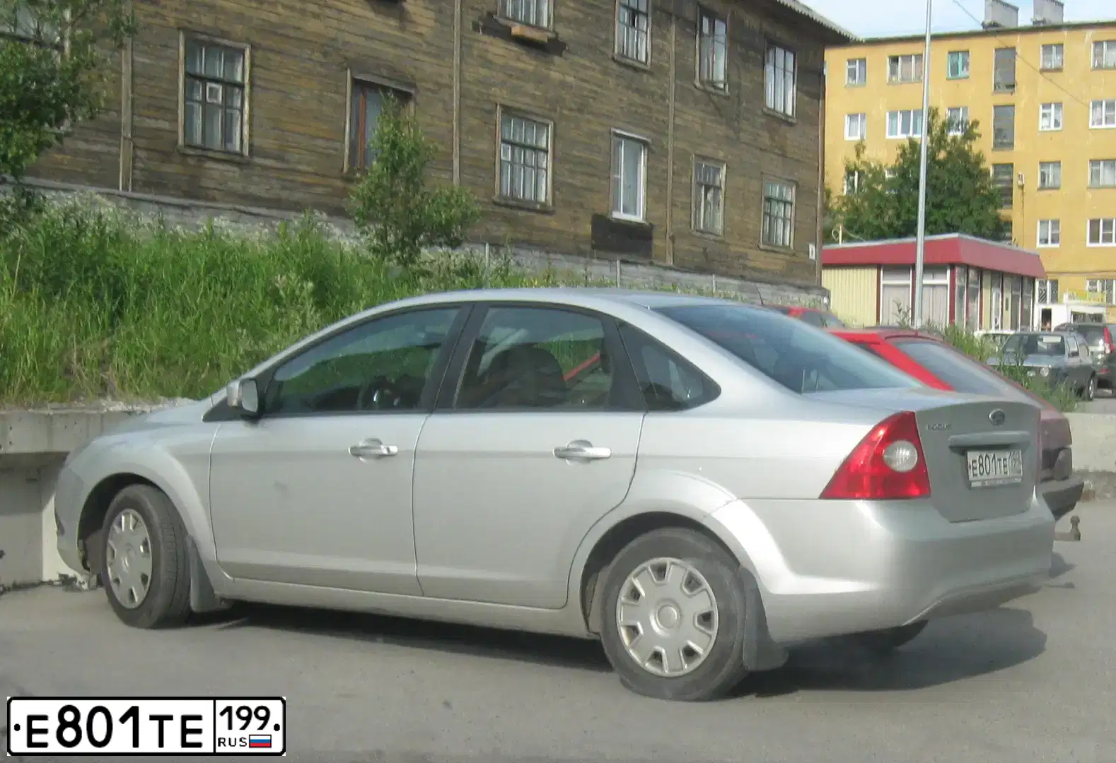 Фото автомобиля FORD FOCUS, 2009 — госномер М943ТМ10. Цвет: СЕРЕБРИСТЫЙ