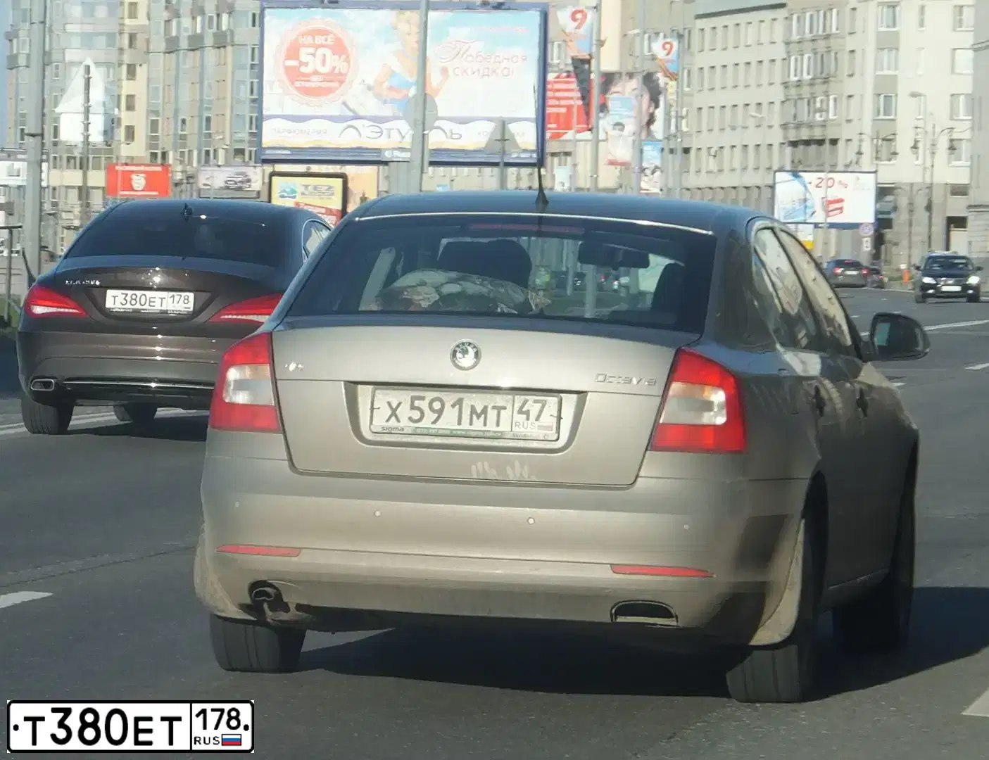 Фото автомобиля MERCEDES GL-KLASSE, 2016 — госномер Т380ЕТ178. Цвет: Серебристый