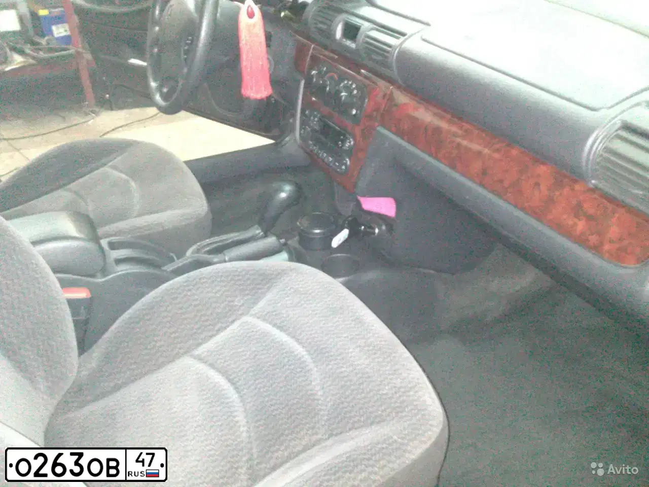 Фото автомобиля DODGE STRATUS, 2001 — госномер Н402МВ47. Цвет: ЧЕРНЫЙ