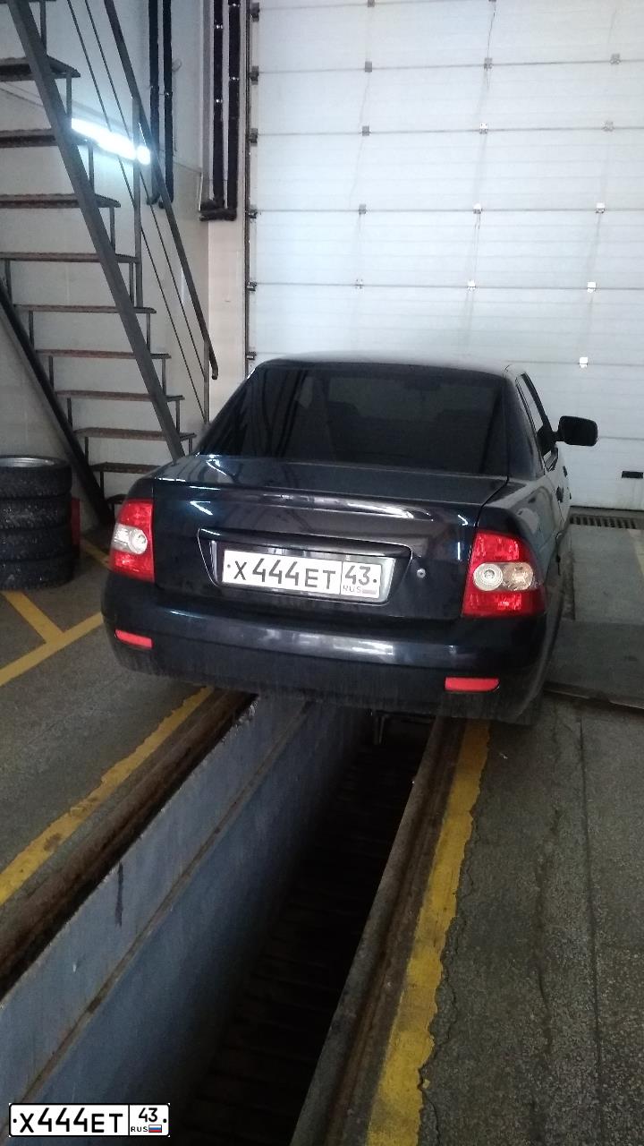 Фото автомобиля LADA 2112, 2004 — госномер Х444ЕТ43. Цвет: ЗОЛОТИСТЫЙ ТЕМНО-ЗЕЛЕНЫЙ