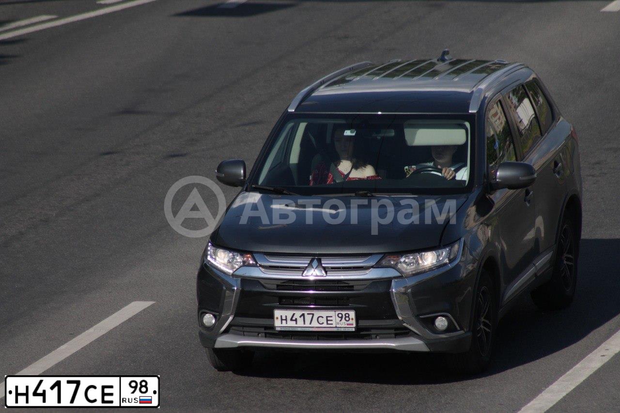 Фото автомобиля MITSUBISHI OUTLANDER, 2012 — госномер Н789АР138. Цвет: Серый