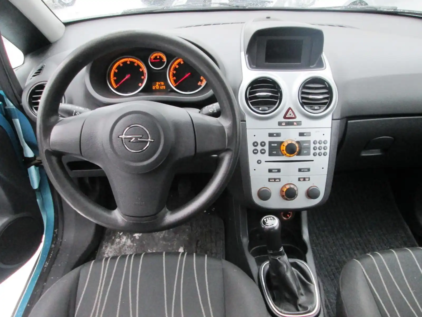 Фото автомобиля LADA 2115 SAMARA, 2005 — госномер С727РР76. Цвет: МОЛОЧНО-БЕЛЫЙ СЕРЕБРИСТЫЙ
