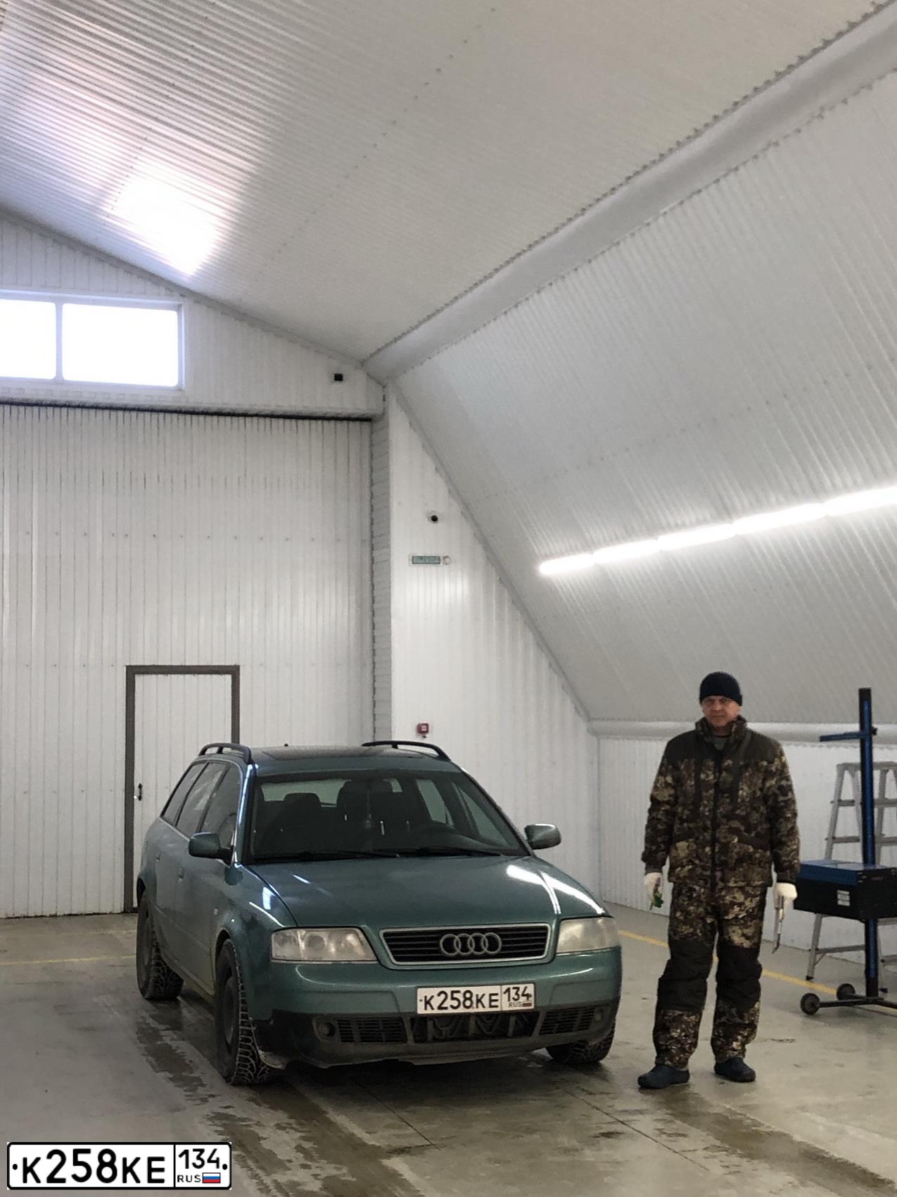 Фото автомобиля AUDI A6, 1999 — госномер С009СА97. Цвет: СВЕТЛО-ЗЕЛЕНЫЙ