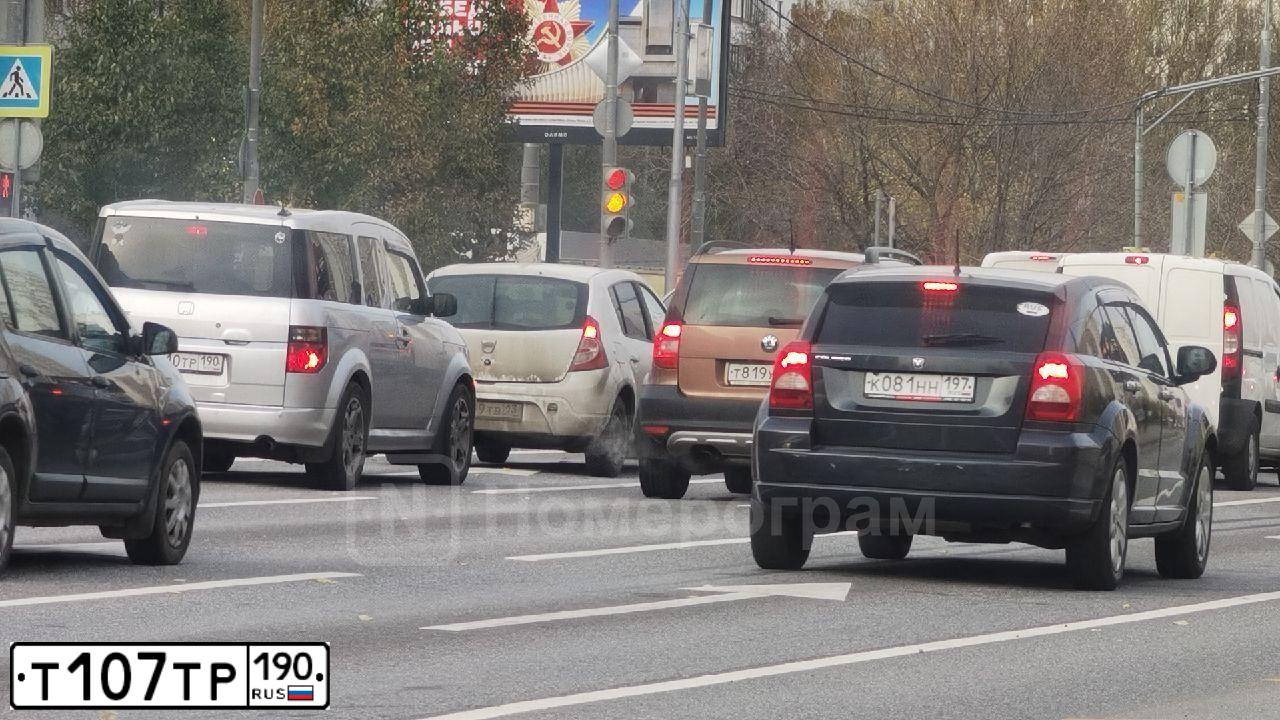 Фото автомобиля KIA RIO, 2012 — госномер Т280УХ174. Цвет: Белый