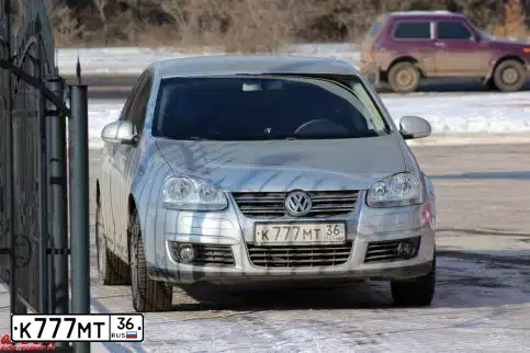 Фото автомобиля VOLKSWAGEN PASSAT, 2014 — госномер К777МТ36. Цвет: БЕЖЕВО-СЕРЫЙ