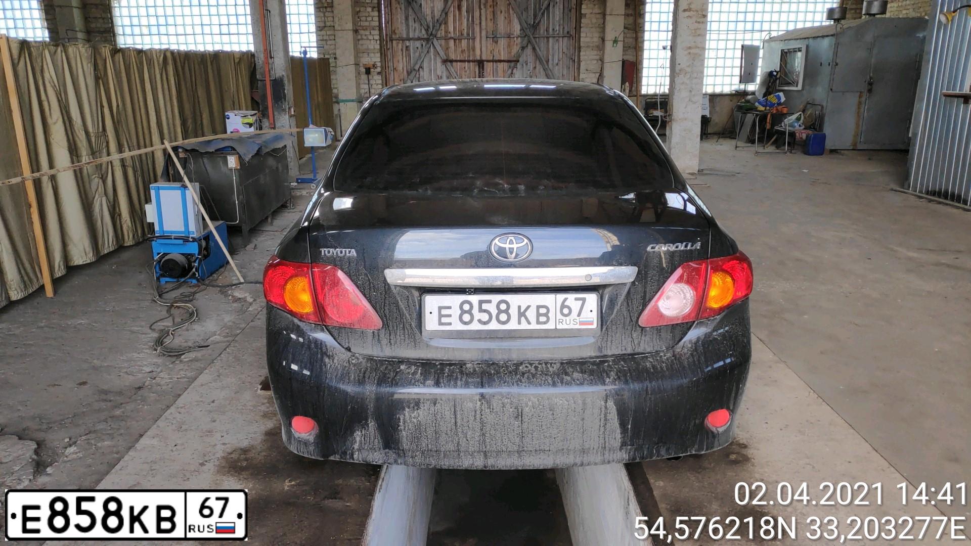 Фото автомобиля TOYOTA COROLLA, 2008 — госномер Е858КВ67. Цвет: ЧЕРНЫЙ