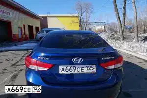 Фото автомобиля HYUNDAI ELANTRA, 2011 — госномер Е918ОТ53. Цвет: СИНИЙ