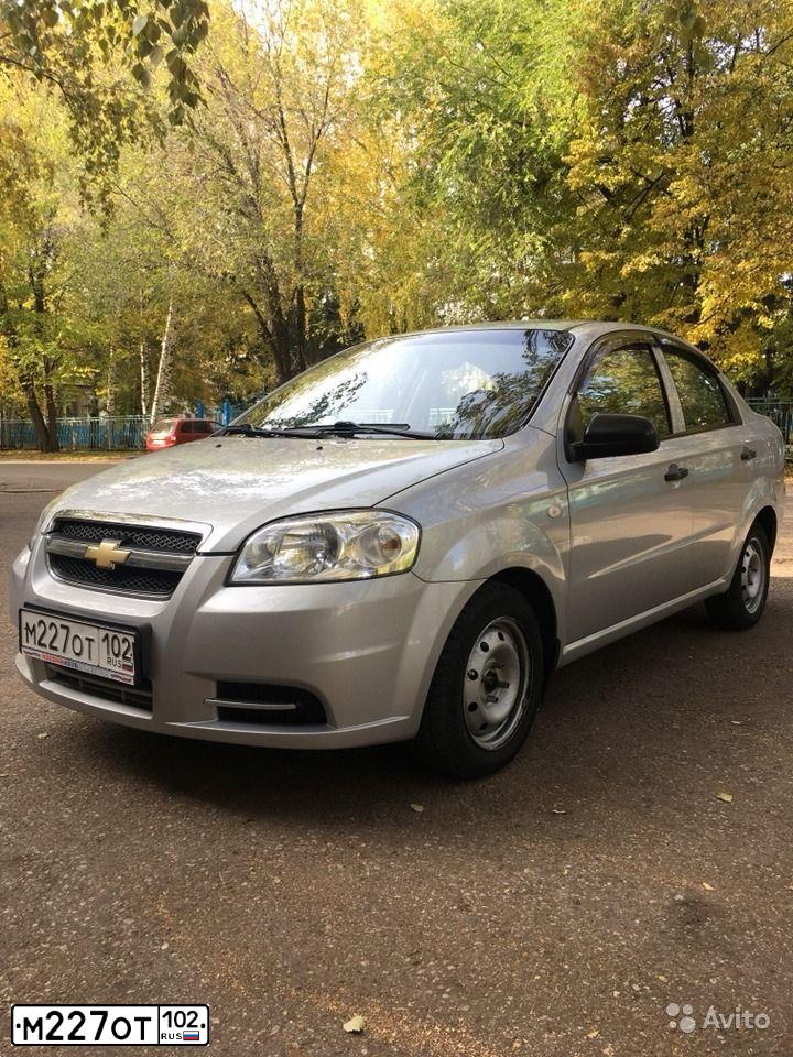 Фото автомобиля CHEVROLET AVEO, 2009 — госномер М227ОТ102. Цвет: Серебристый