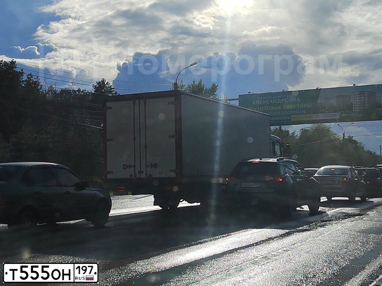 Фото автомобиля LADA 2110, 2007 — госномер Т555ОН197. Цвет: ЧЕРНЫЙ