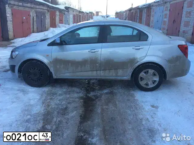 Фото автомобиля CHEVROLET AVEO, 2013 — госномер О021ОС43. Цвет: СЕРЕБРИСТЫЙ МЕТАЛЛИК