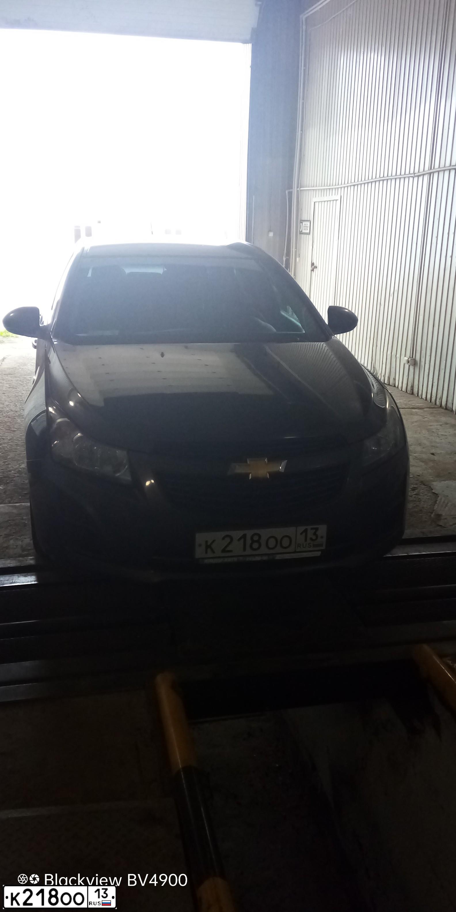 Фото автомобиля CHEVROLET CRUZE, 2013 — госномер К218ОО13. Цвет: СЕРЫЙ МЕТАЛЛИК