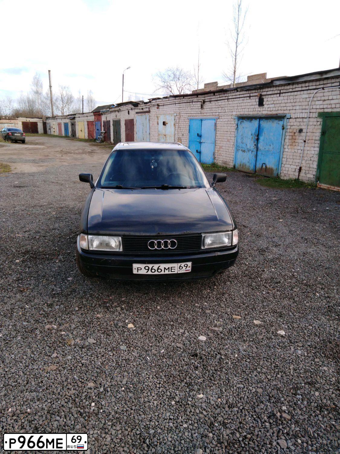Фото автомобиля AUDI 80, 1989 — госномер Е132ТО69. Цвет: ЧЕРНЫЙ