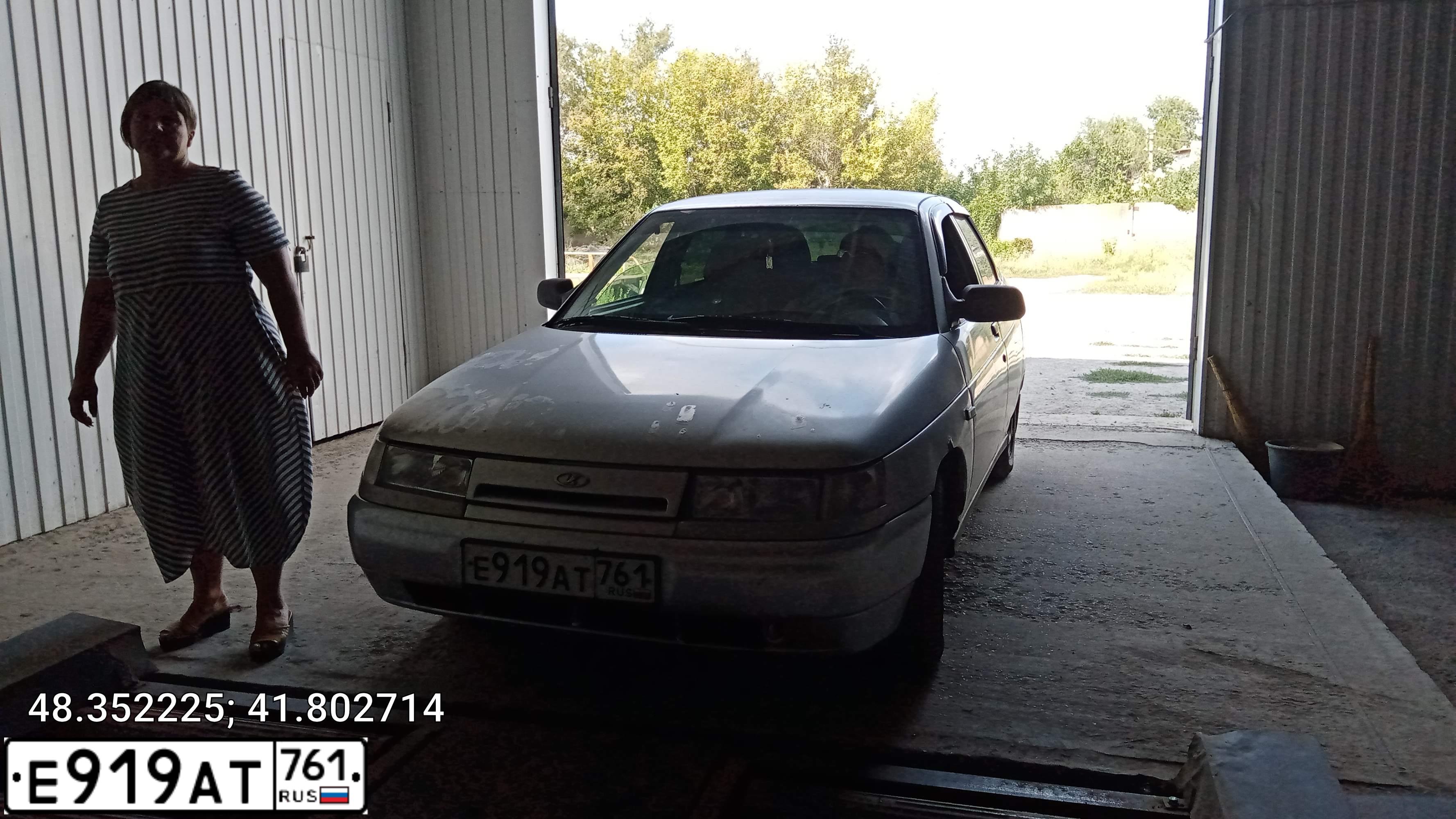 Фото автомобиля LADA 2112 LADA, 2006 — госномер Е919АТ761. Цвет: Светло-Серебристый металлик