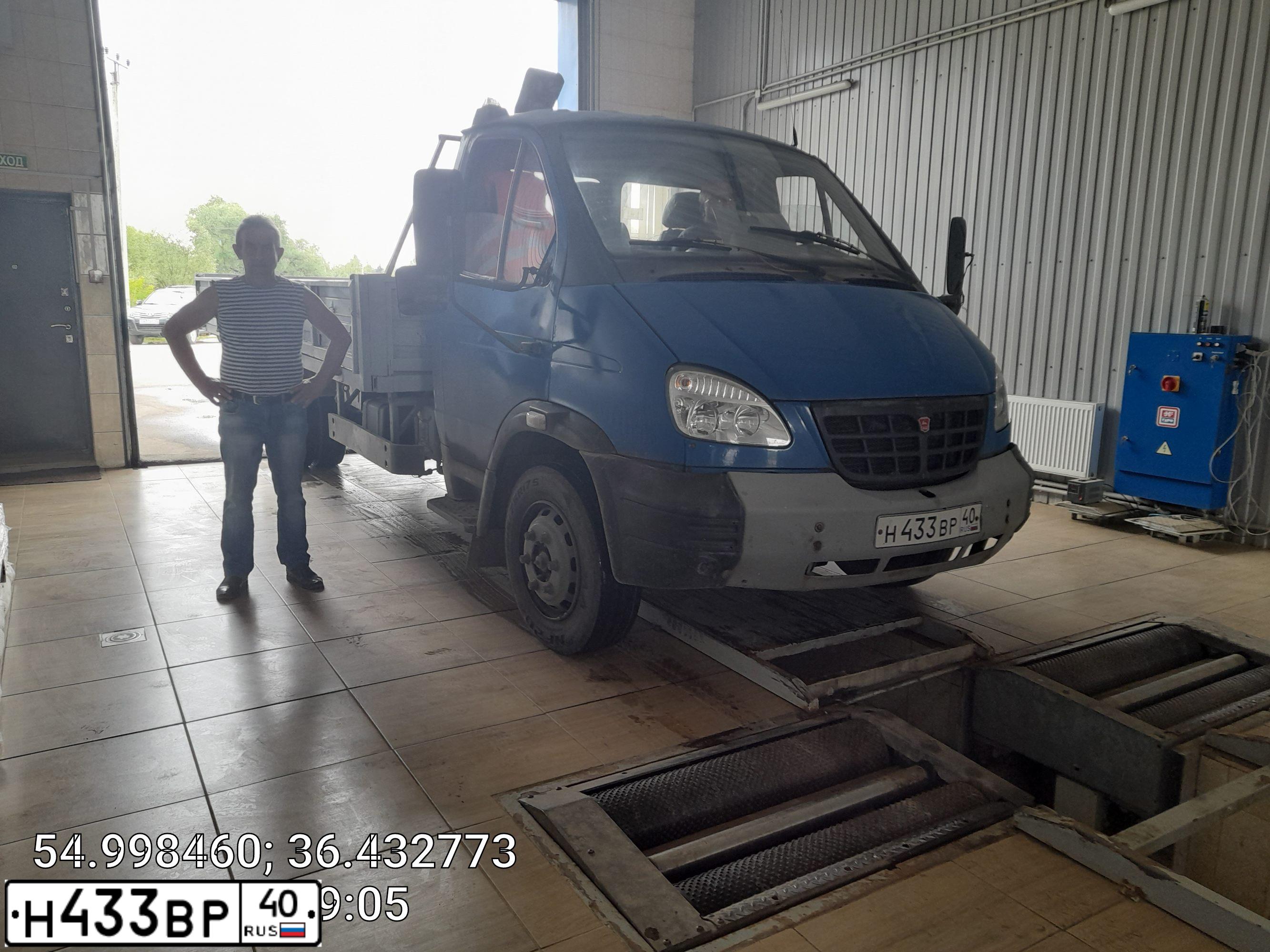 Фото автомобиля GAZ 3310 WALDAI, 2011 — госномер Н433ВР40. Цвет: синий