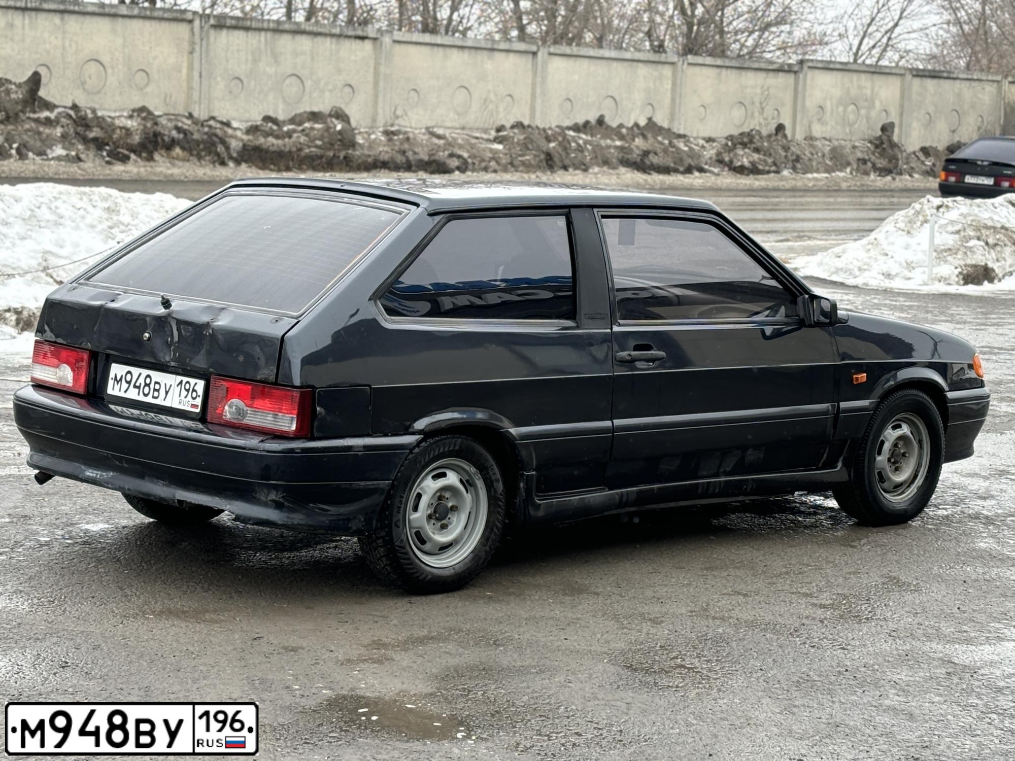 Фото автомобиля LADA 2113 SAMARA, 2008 — госномер М948ВУ196. Цвет: ЧЕРНЫЙ