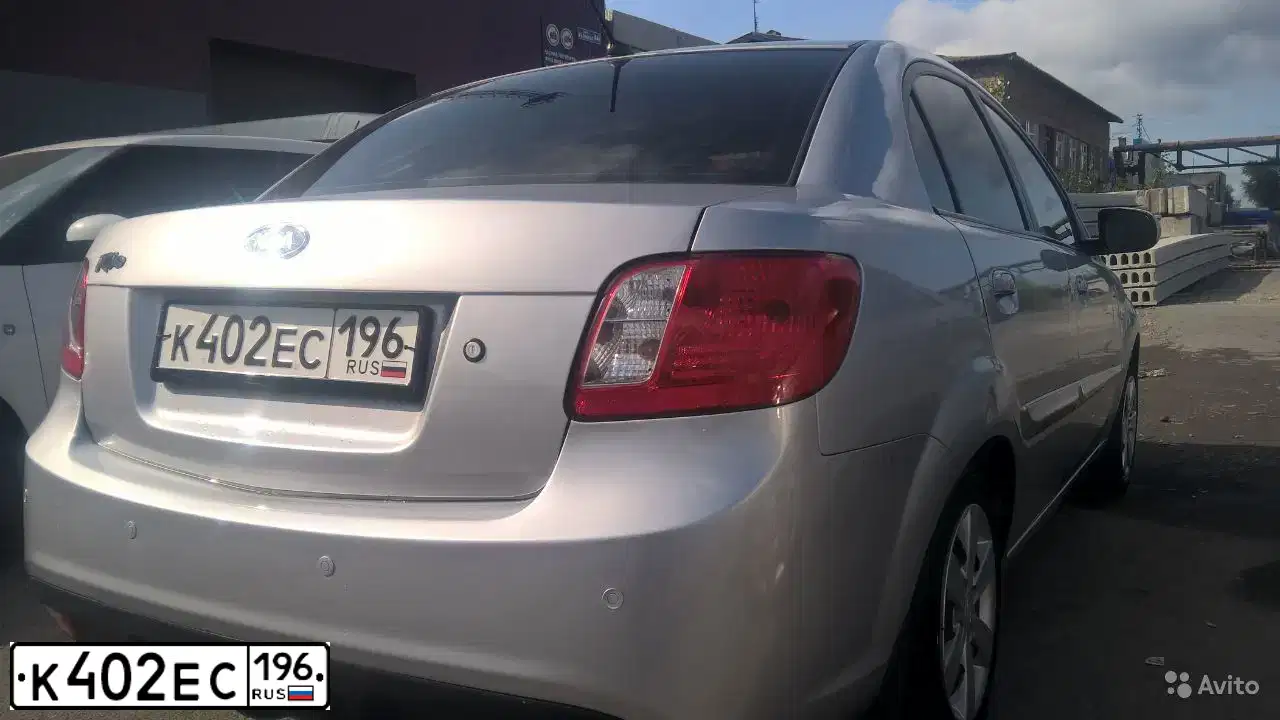 Фото автомобиля KIA RIO, 2011 — госномер О657ТР163. Цвет: Серебристый