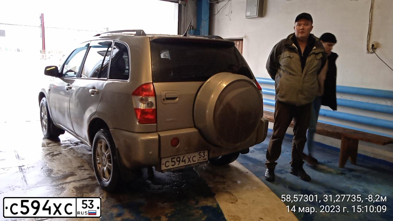 Фото автомобиля TAGAZ TINGO, 2011 — госномер К402КО53. Цвет: СВЕТЛО-БЕЖЕВЫЙ