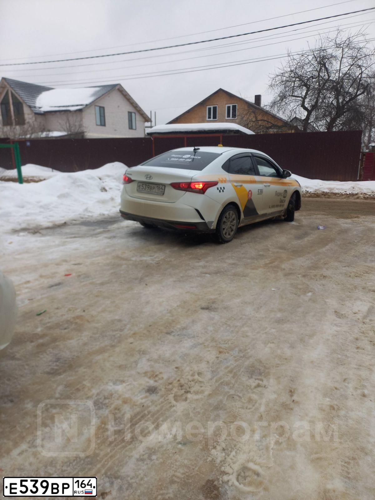 Фото автомобиля HYUNDAI SOLARIS, 2020 — госномер Е539ВР164. Цвет: БЕЛЫЙ ЖЕЛТЫЙ СЕРЫЙ