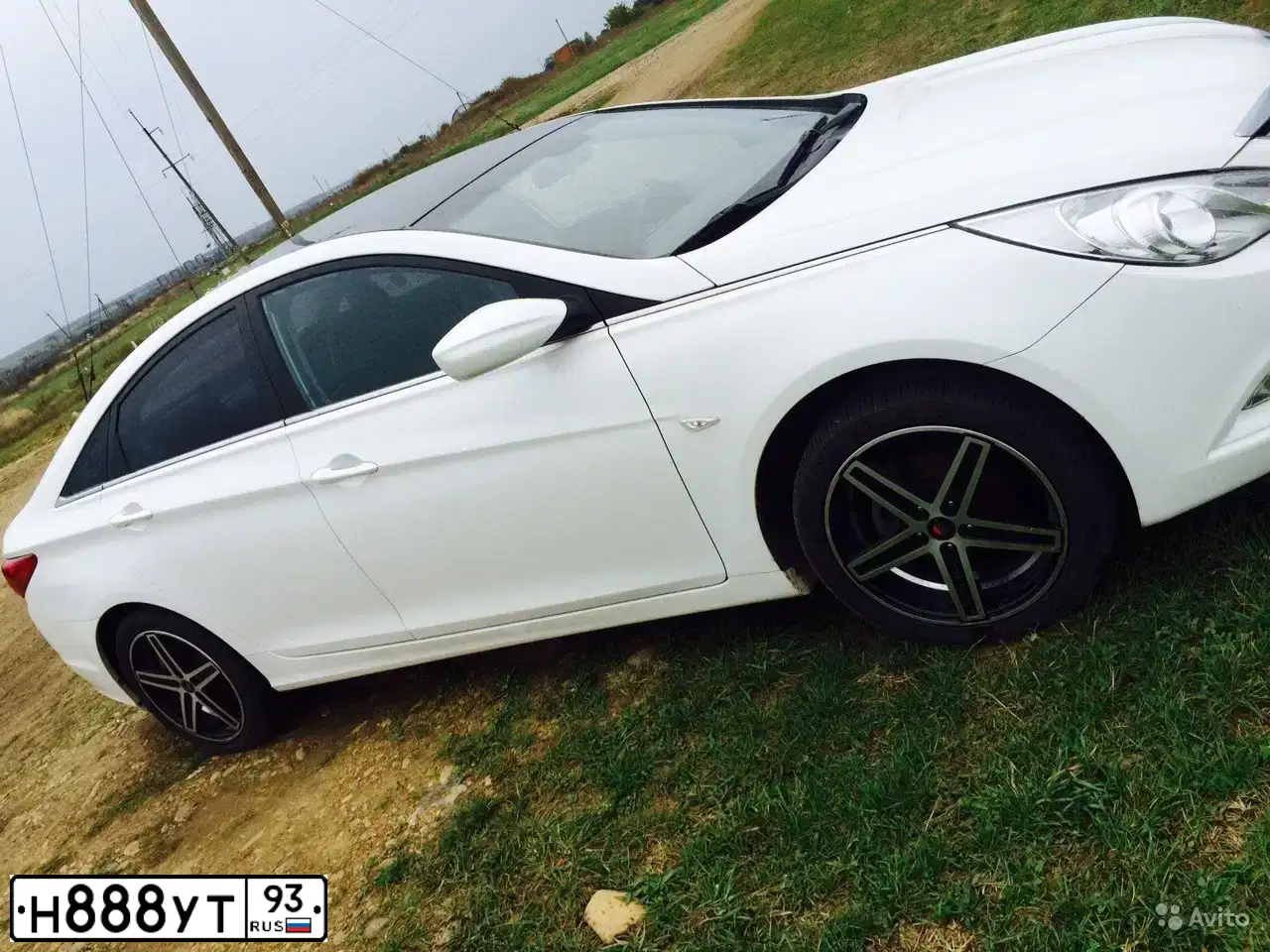Фото автомобиля HYUNDAI SONATA, 2011 — госномер Т306ТМ123. Цвет: Белый