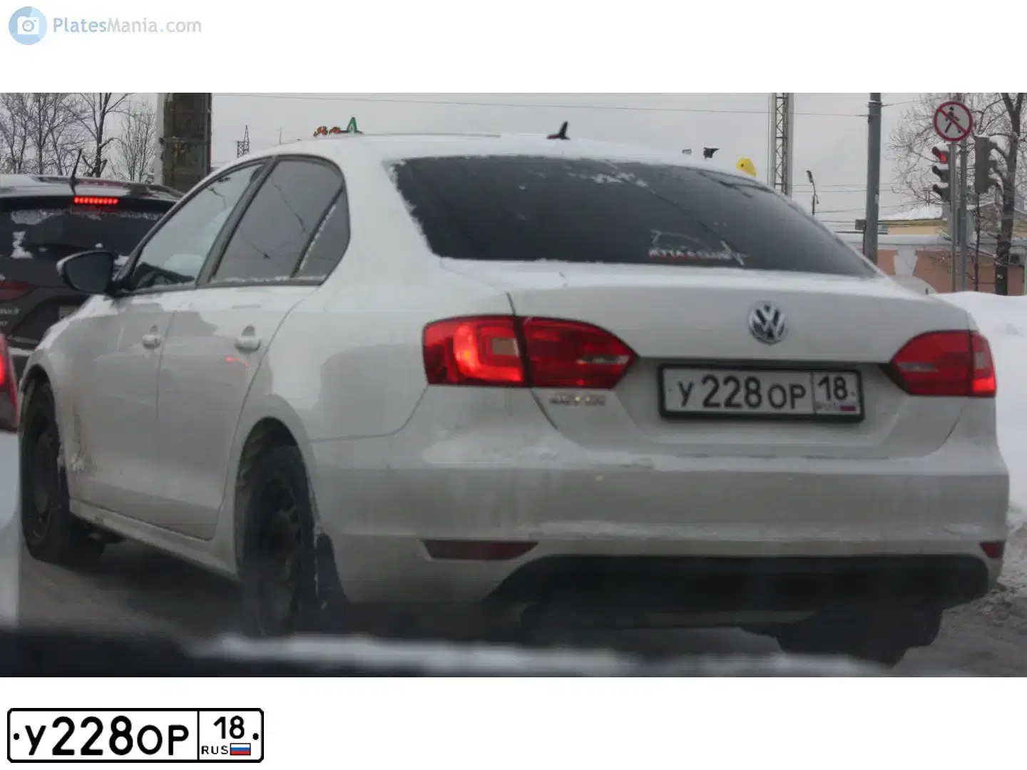 Фото автомобиля VOLKSWAGEN JETTA, 2013 — госномер У228ОР18. Цвет: Белый