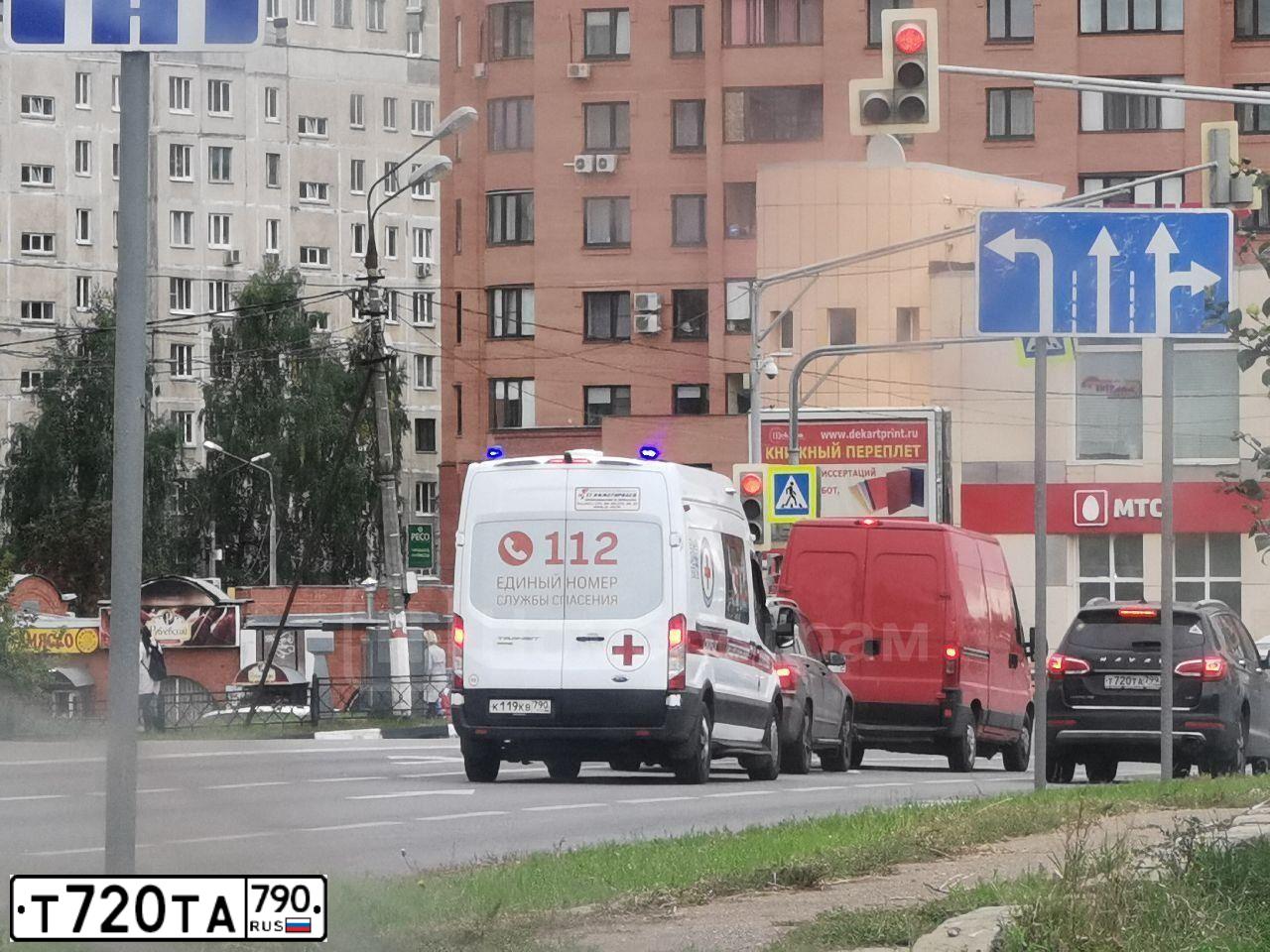 Фото автомобиля VOLKSWAGEN TOUAREG, 2008 — госномер А029ОМ199. Цвет: Серебристый