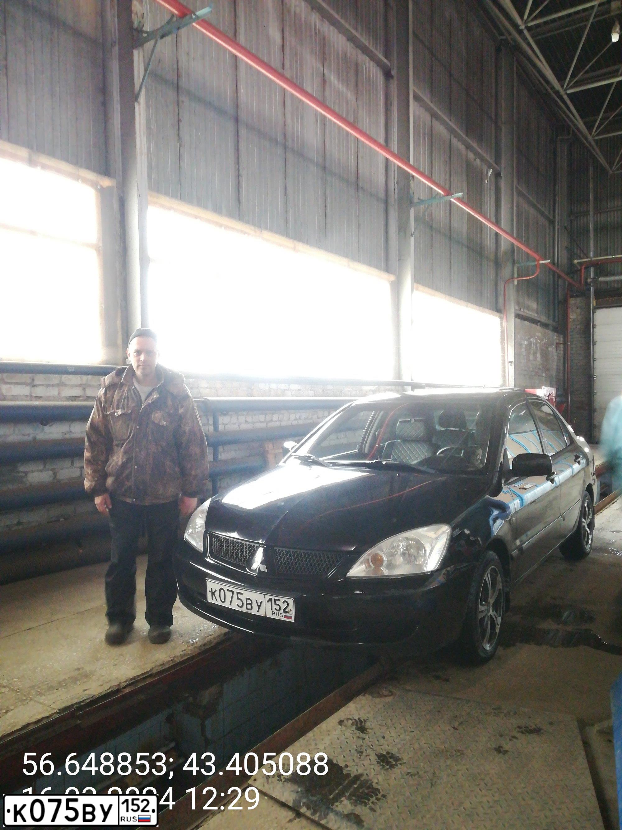 Фото автомобиля MITSUBISHI LANCER, 2007 — госномер У581ВВ152. Цвет: ЧЕРНЫЙ