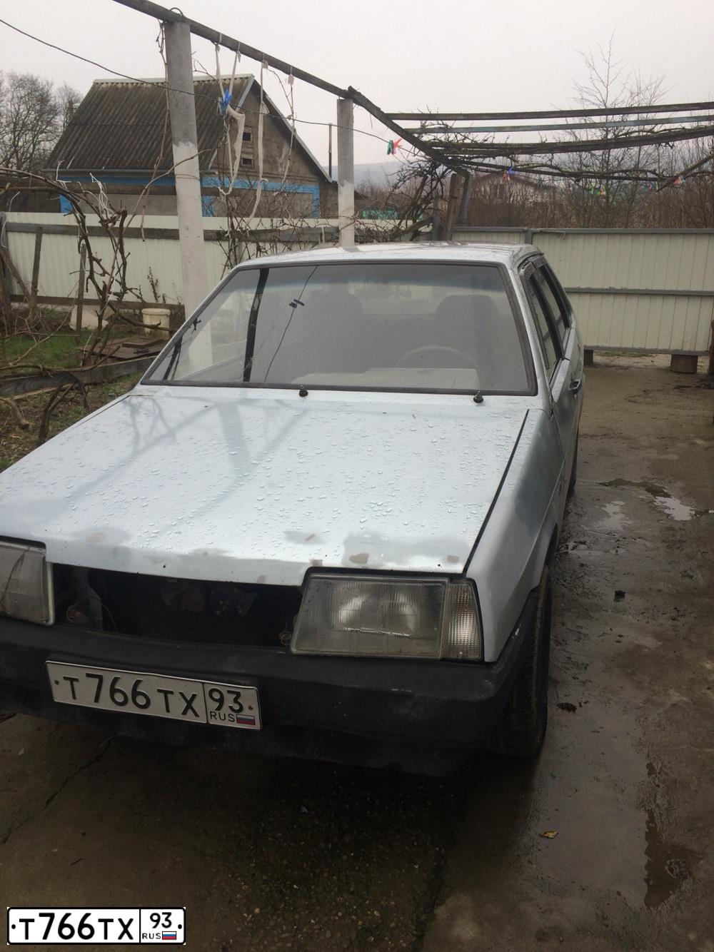 Фото автомобиля LADA 2109 SAMARA, 2001 — госномер Т766ТХ93. Цвет: СЕРЕБРИСТЫЙ