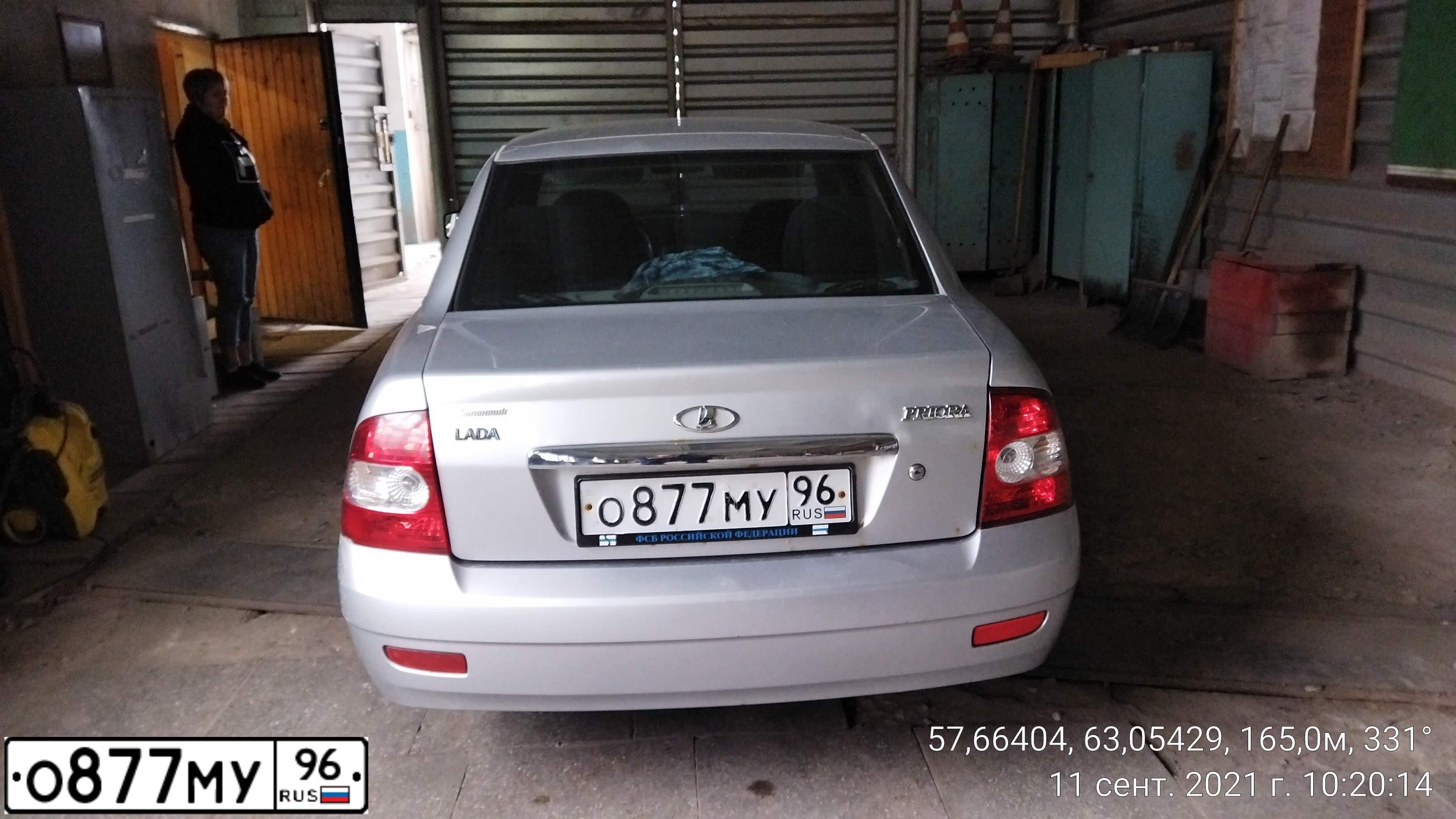 Фото автомобиля LADA 2170 PRIORA, 2009 — госномер О877МУ96. Цвет: СВЕТЛО-СЕРЕБРИСТЫЙ МЕТАЛЛ