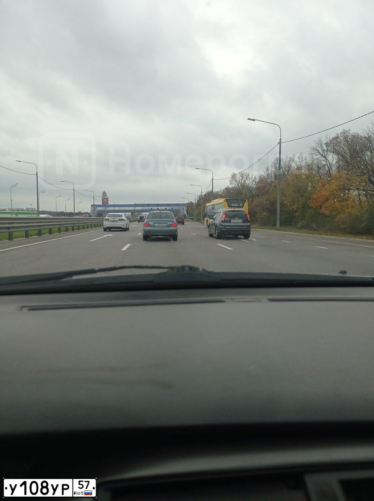 Фото автомобиля MITSUBISHI LANCER, 2006 — госномер В452КА180. Цвет: СВЕТЛО-СЕРО-ЗЕЛЕНЫЙ
