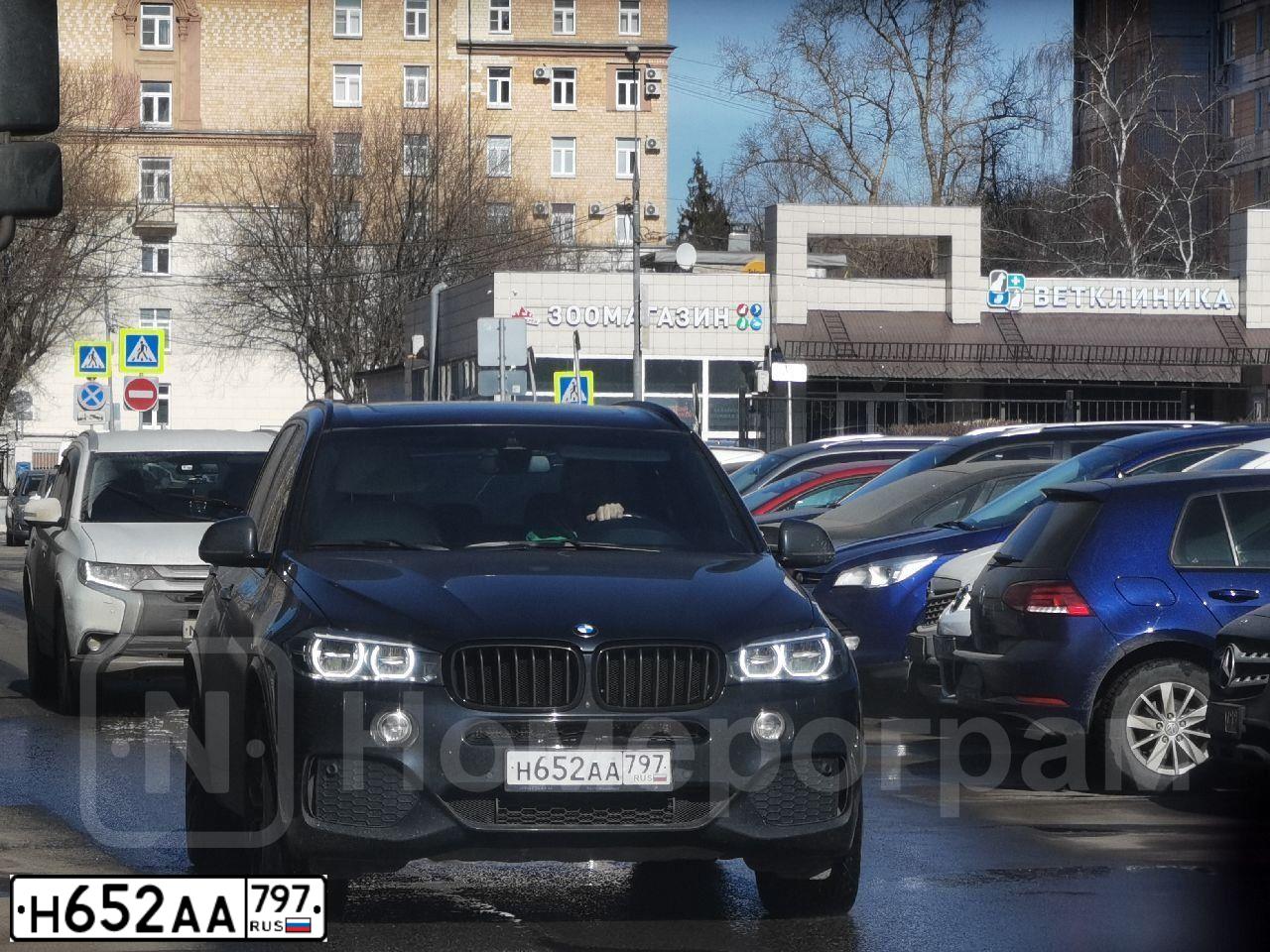 Фото автомобиля BMW X5, 2017 — госномер Н652АА797. Цвет: ЧЕРНЫЙ