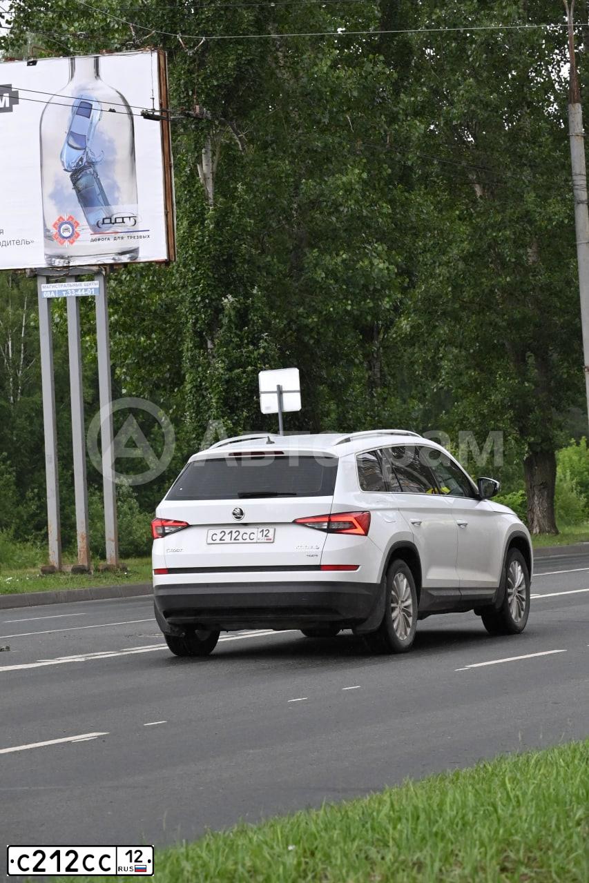 Фото автомобиля SKODA KODIAQ, 2019 — госномер С212СС12. Цвет: Белый