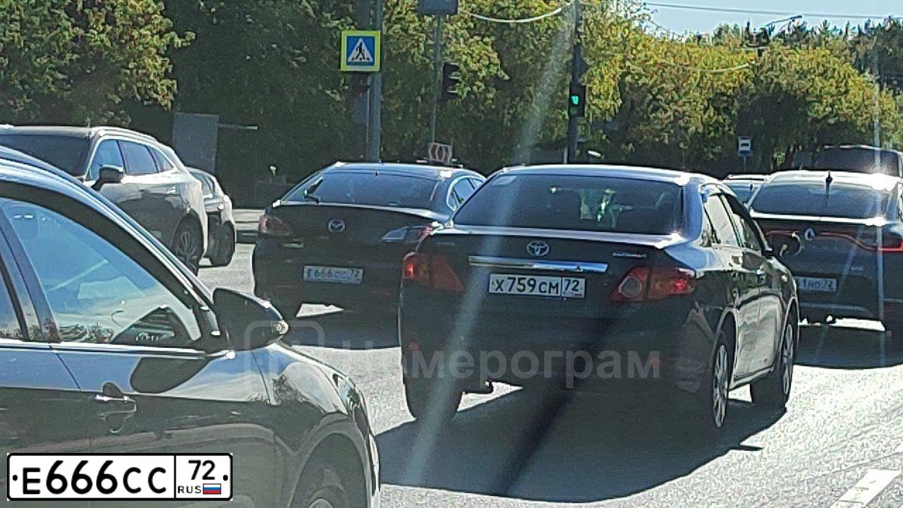 Фото автомобиля MAZDA 6, 2007 — госномер Е666СС72. Цвет: ВИШНЕВЫЙ