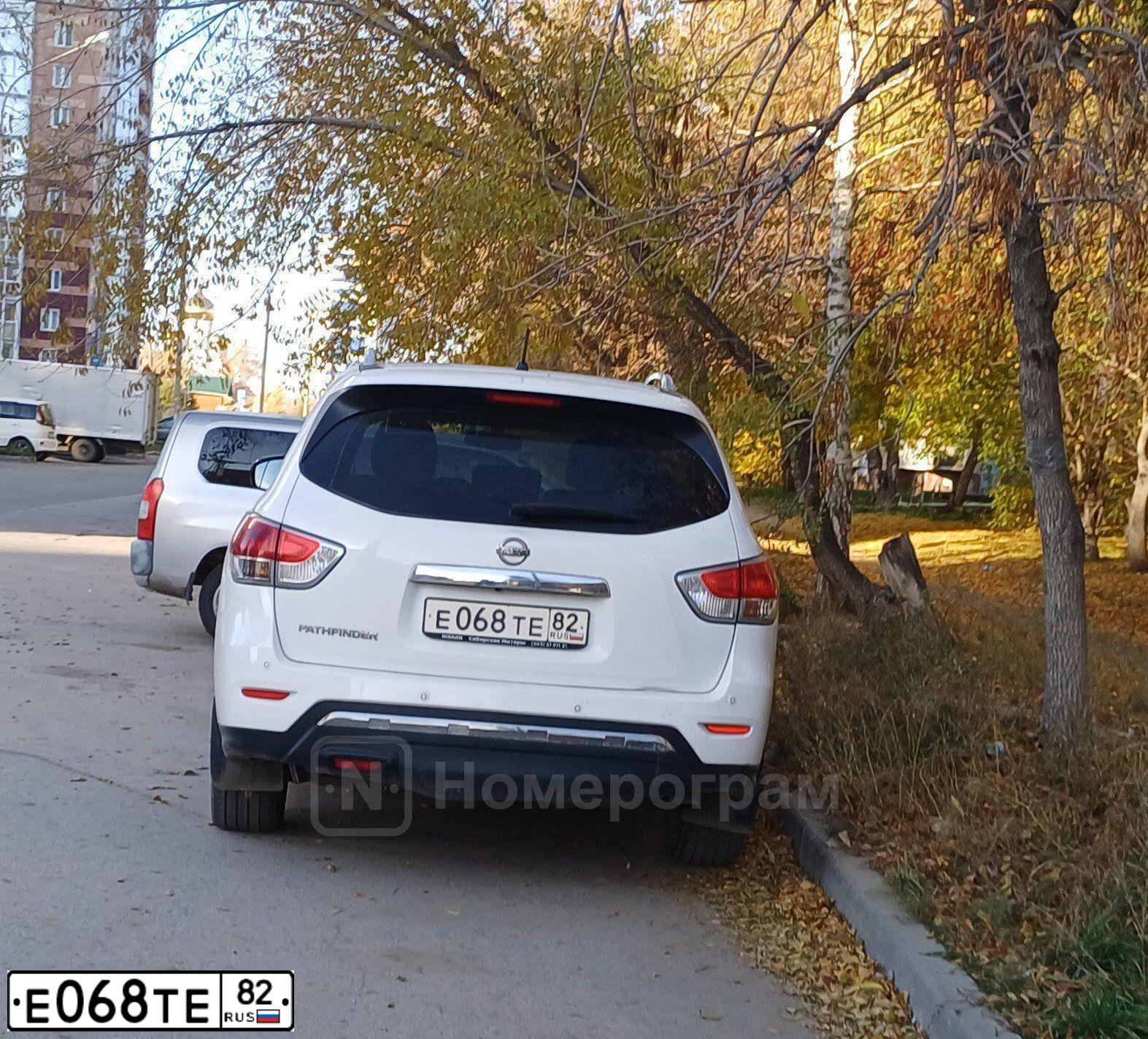Фото автомобиля NISSAN PATHFINDER, 2016 — госномер Т146МВ196. Цвет: БЕЛЫЙ