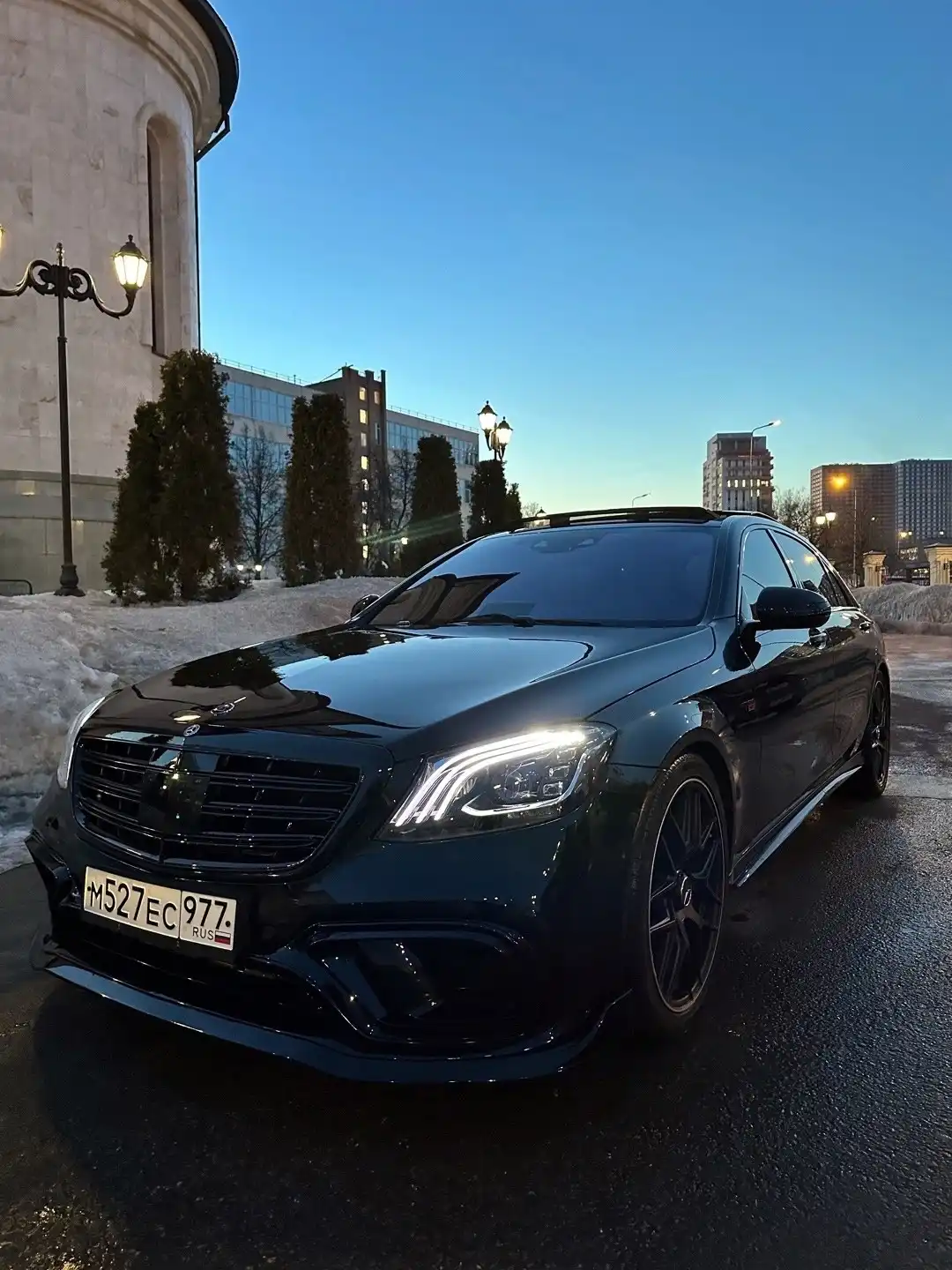 Фото автомобиля MERCEDES S-KLASSE, 2013 — госномер М527ЕС977. Цвет: ЧЕРНЫЙ