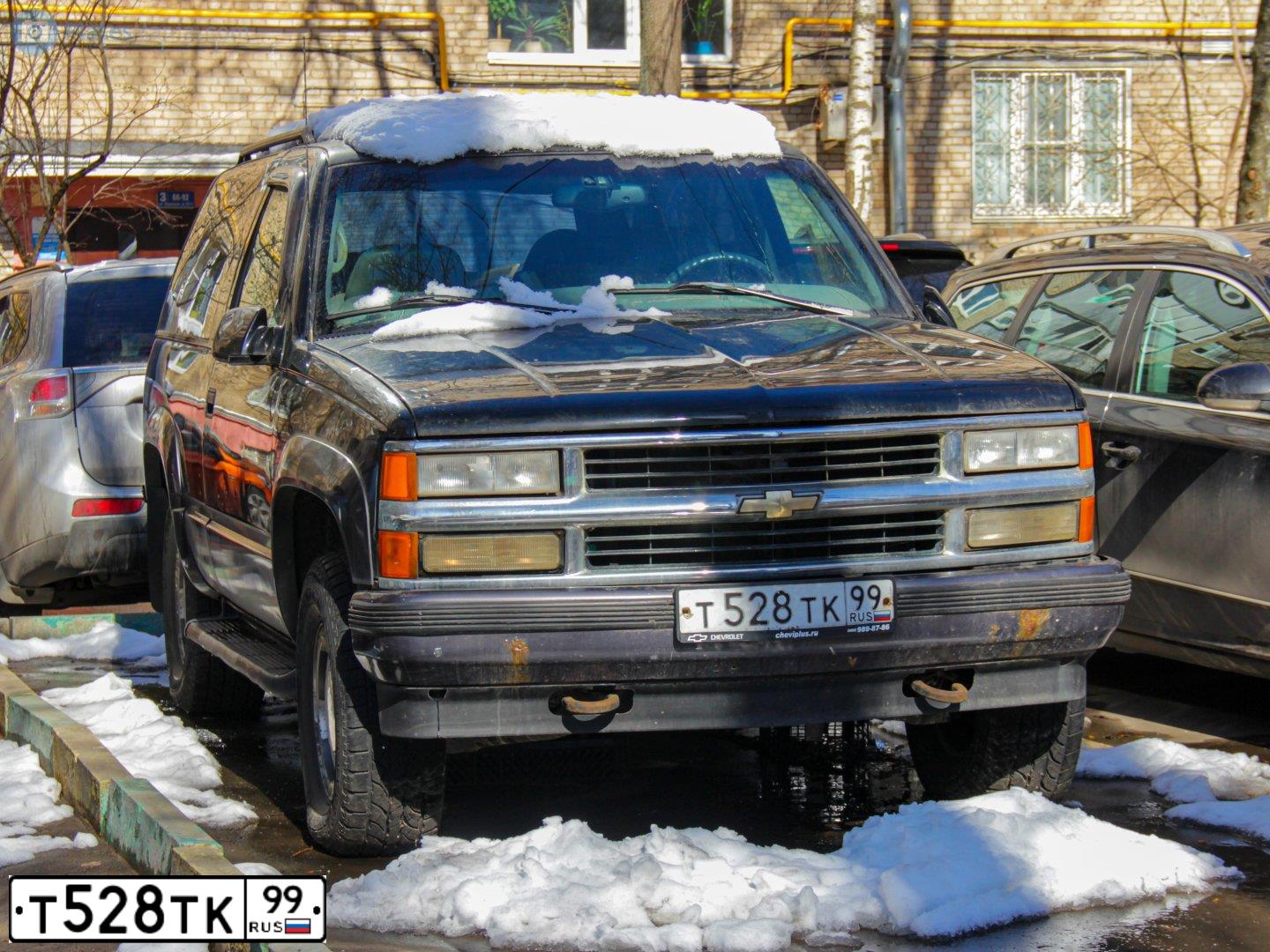 Фото автомобиля CHEVROLET TAHOE, 1997 — госномер Т528ТК99. Цвет: ЧЕРНЫЙ
