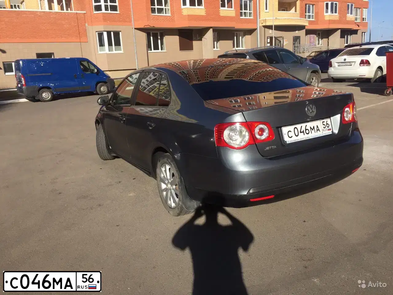 Фото автомобиля VOLKSWAGEN JETTA, 2006 — госномер С046МА56. Цвет: ТЕМНО-СЕРЫЙ
