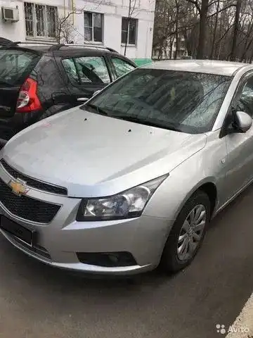Фото автомобиля CHEVROLET CRUZE, 2012 — госномер Р746ХК31. Цвет: СЕРЕБРИСТЫЙ МЕТАЛЛИК