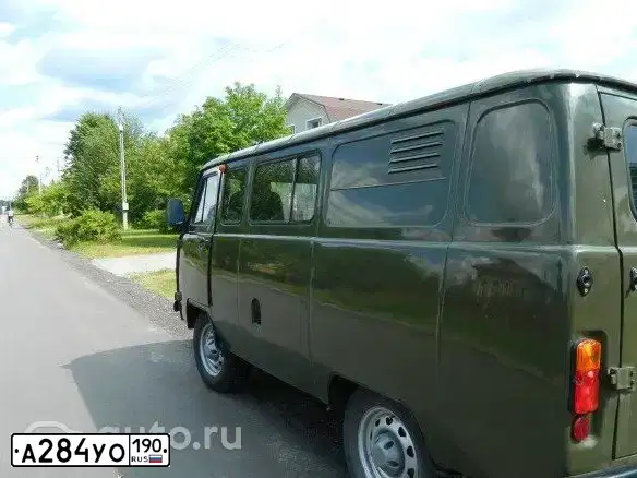 Фото автомобиля UAZ 3741, 2012 — госномер Р901РО33. Цвет: ЗЕЛЕНЫЙ