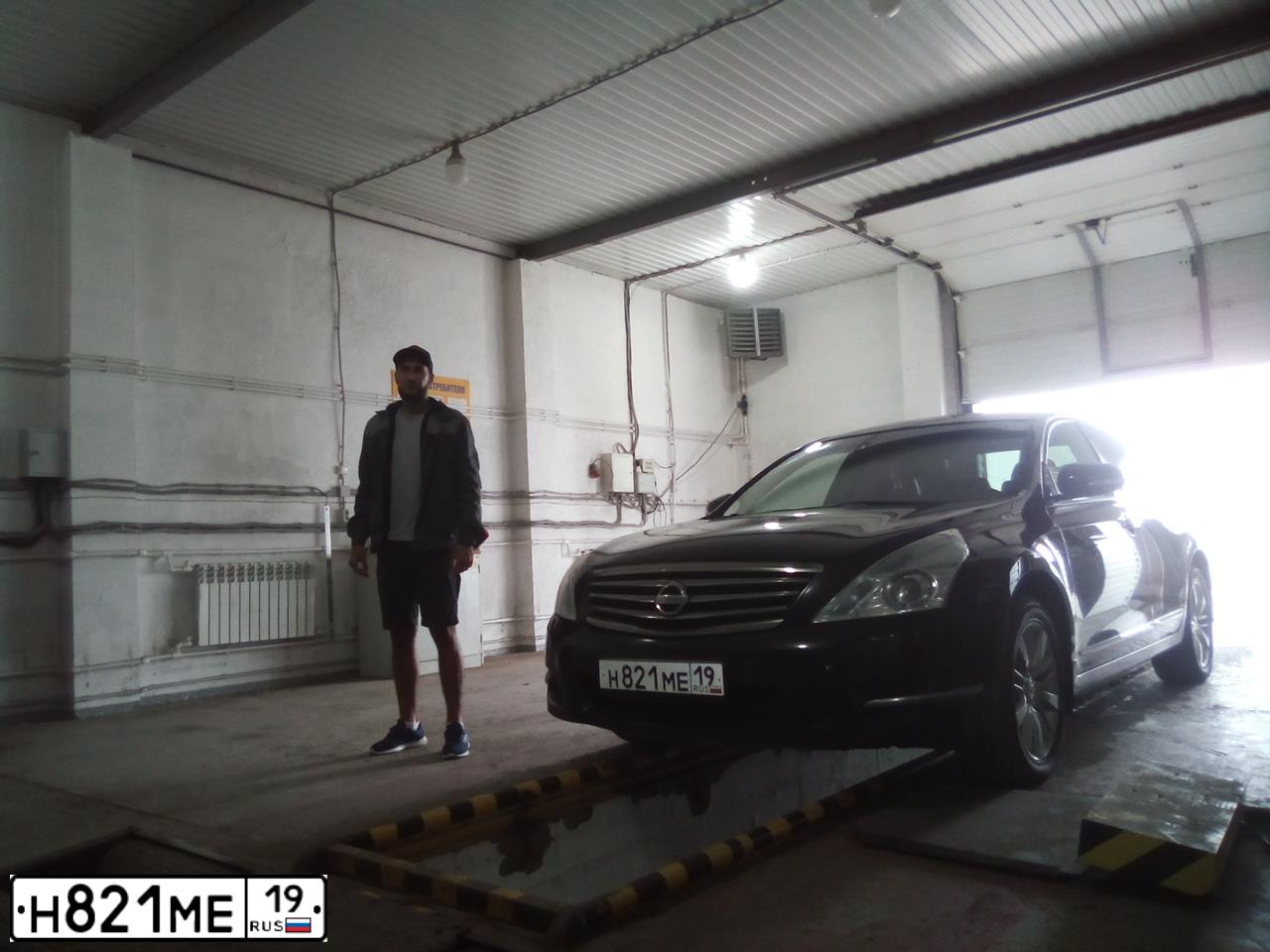 Фото автомобиля NISSAN TEANA, 2011 — госномер Т777ЕВ19. Цвет: ЧЕРНЫЙ