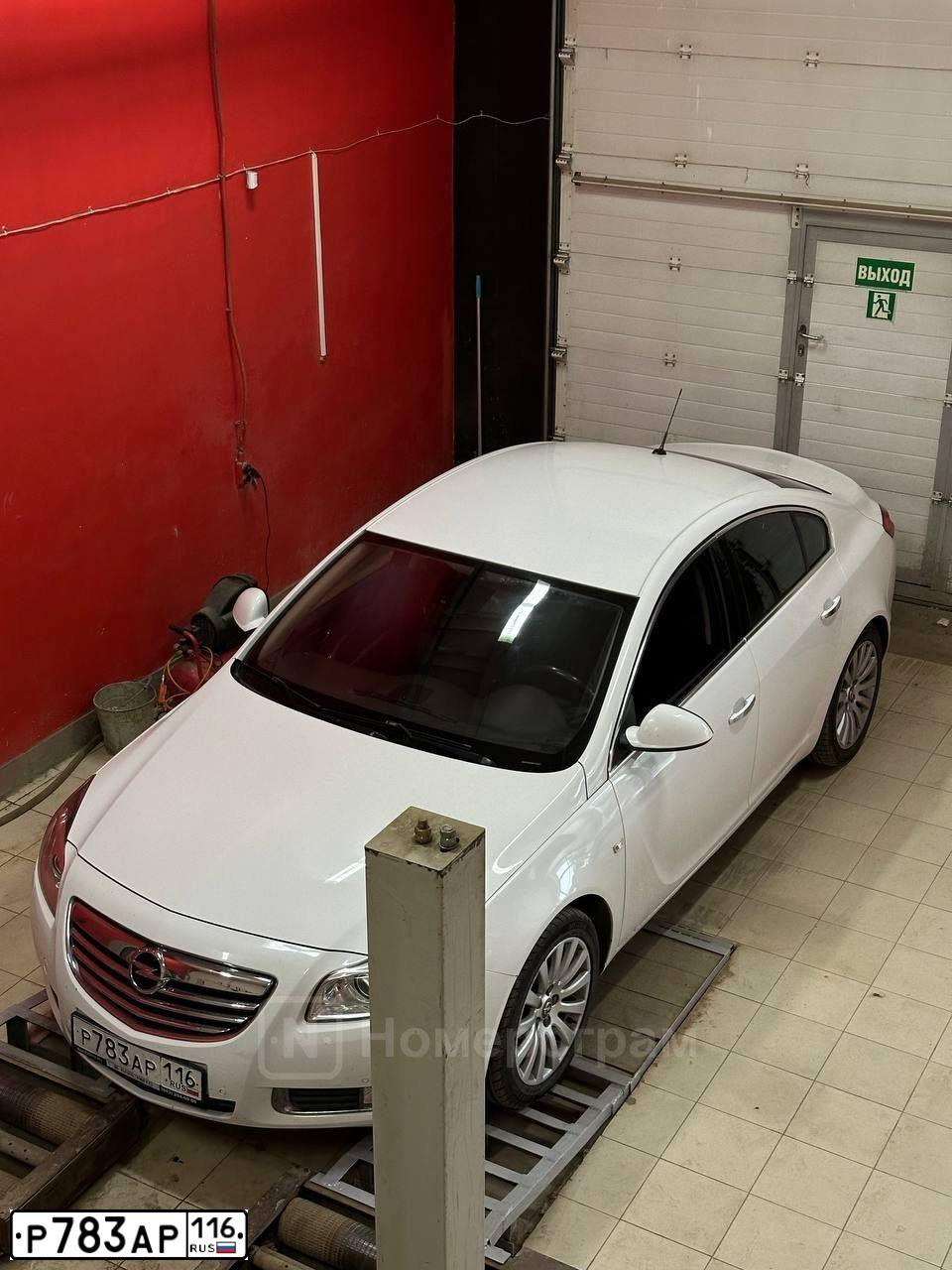 Фото автомобиля OPEL INSIGNIA, 2011 — госномер С669УУ716. Цвет: Белый