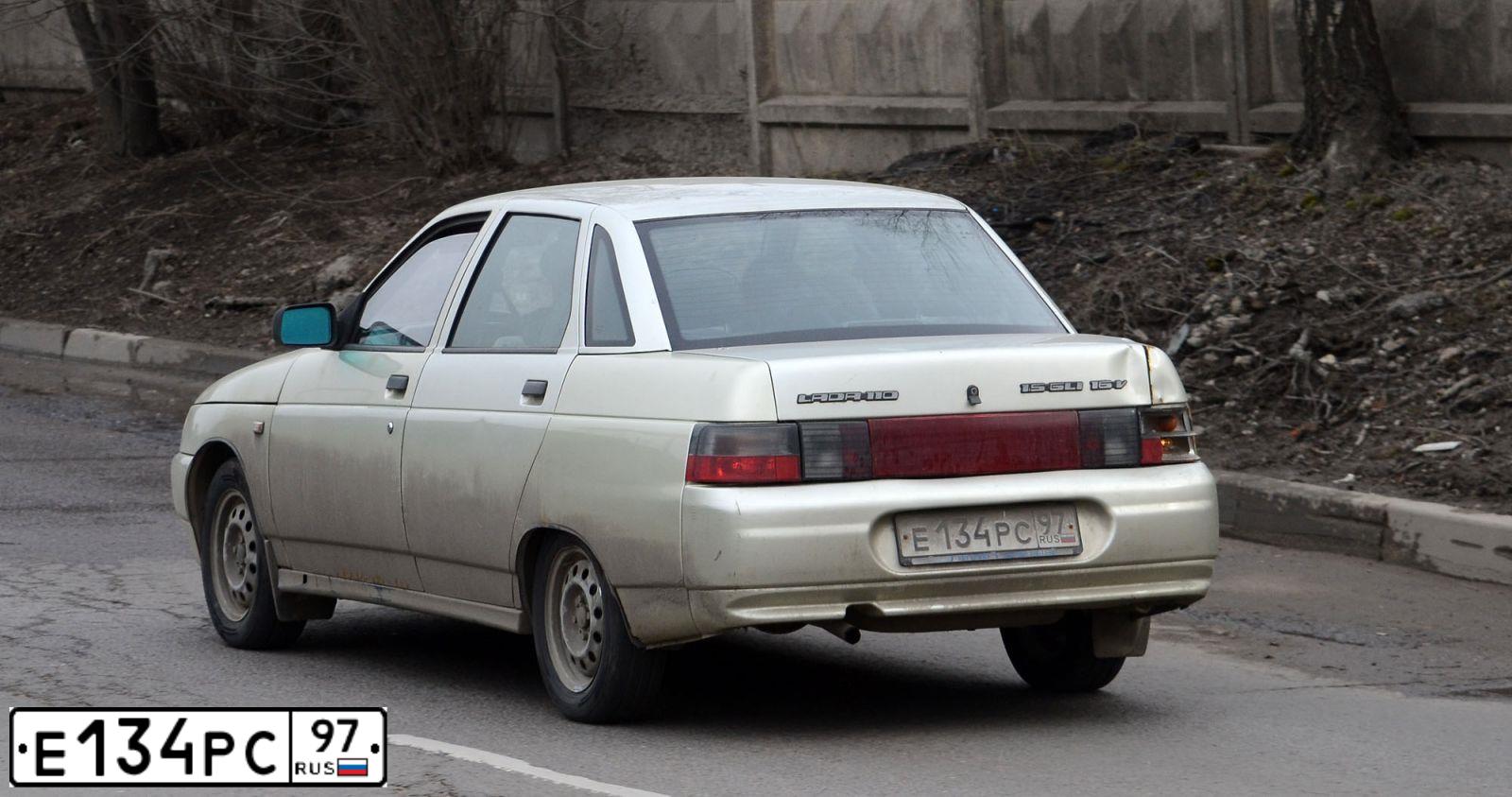 Фото автомобиля LADA 2110, 2004 — госномер Е134РС97. Цвет: БЕЖЕВЫЙ