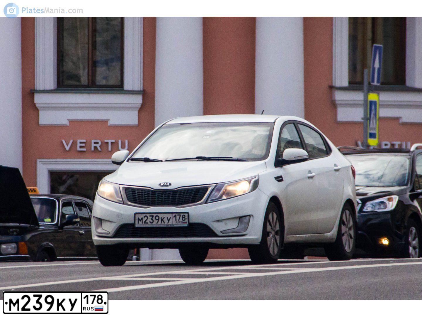 Фото автомобиля KIA RIO, 2012 — госномер К379КН53. Цвет: Белый