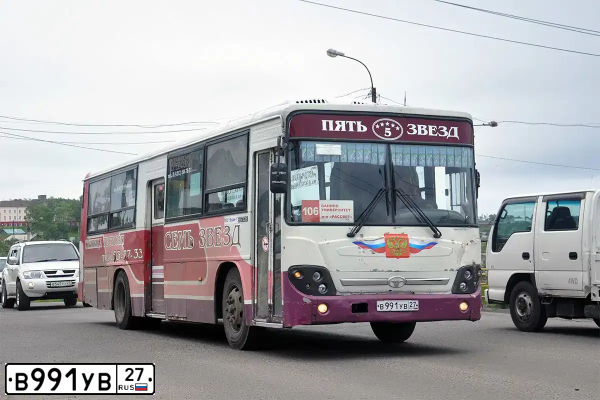 Фото автомобиля DAEWOO SERIE BS, 2010 — госномер В991УВ27. Цвет: КРАСНЫЙ БЕЛЫЙ СИРЕНЕВЫЙ