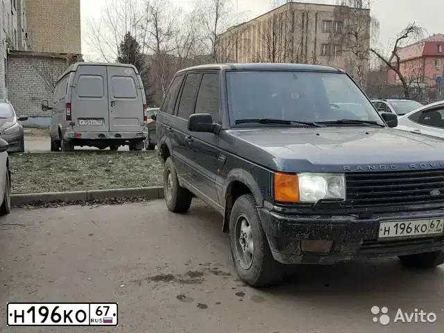 Фото автомобиля LANDROVER RANGE ROVER, 1996 — госномер Н401ОН77. Цвет: ЗЕЛЕНЫЙ